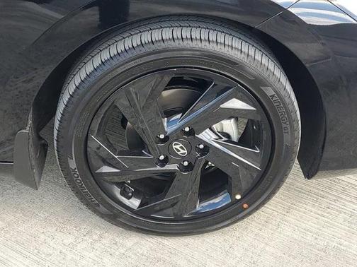 2026 Hyundai ELANTRA SEL