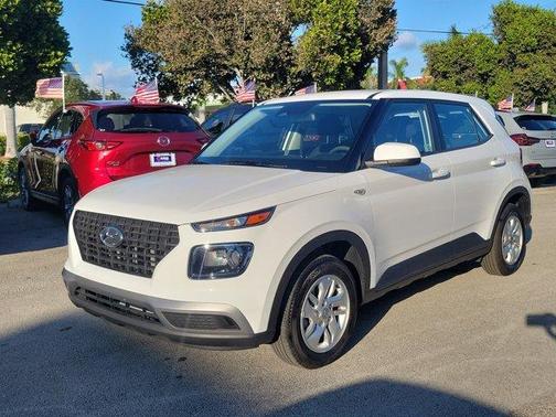 2025 Hyundai VENUE SE