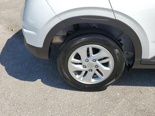 2025 Hyundai VENUE SE