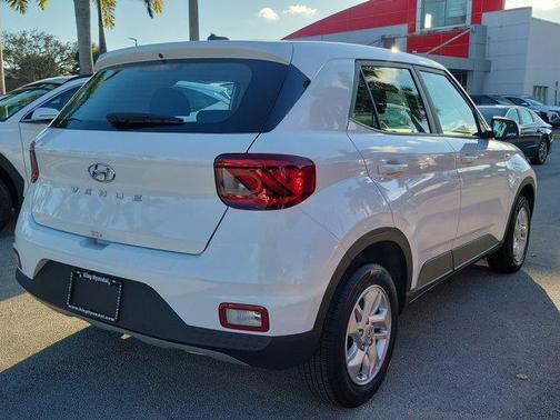 2025 Hyundai VENUE SE