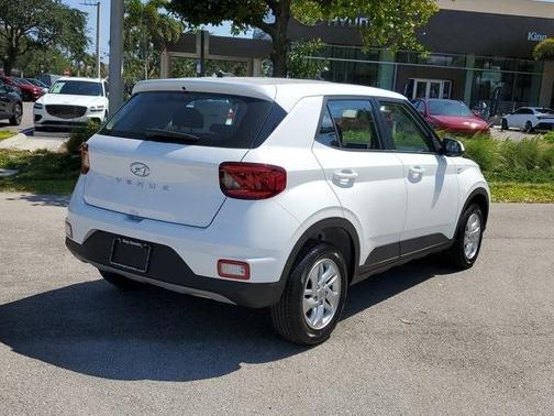 2025 Hyundai VENUE SE