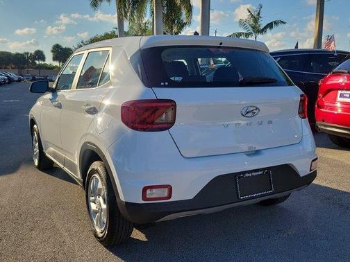 2025 Hyundai VENUE SE