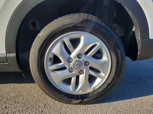 2025 Hyundai VENUE SE