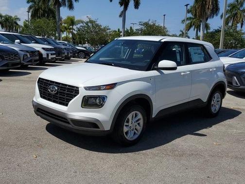 2025 Hyundai VENUE SE