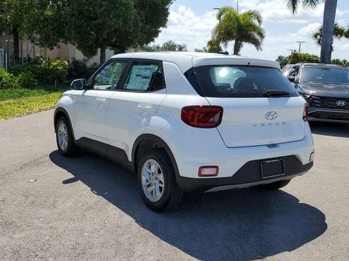 2025 Hyundai VENUE SE