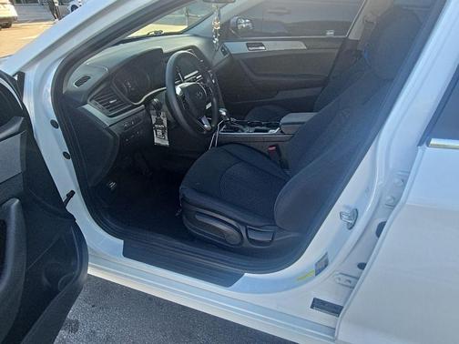 Quartz White 2019 Hyundai SONATA SE