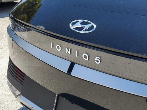 2023 Hyundai IONIQ 5 SE