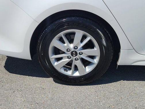 Snow White Pearl 2016 Kia Optima LX