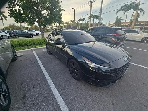 2022 Hyundai ELANTRA SEL