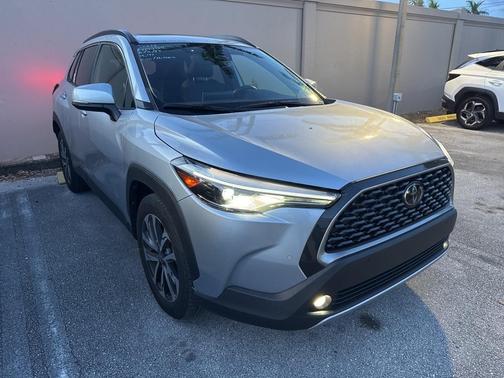 2023 Toyota Corolla Cross XLE