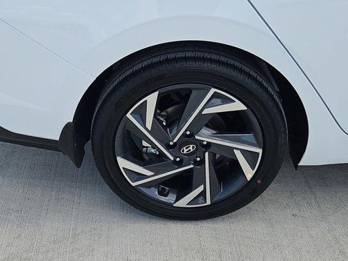 2025 Hyundai ELANTRA HEV Limited