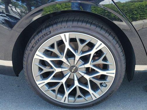 Vik Black 2025 Genesis G90 3.5T e-SC