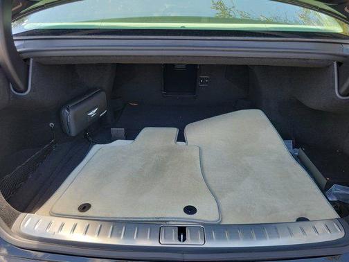 Vik Black 2025 Genesis G90 3.5T e-SC