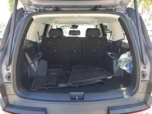 2025 Hyundai SANTA FE SE
