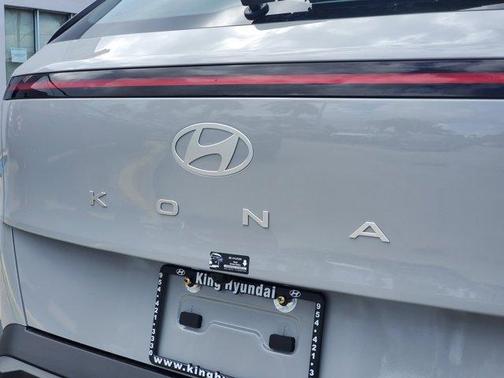 2026 Hyundai KONA SE