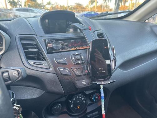 2011 Ford Fiesta SES