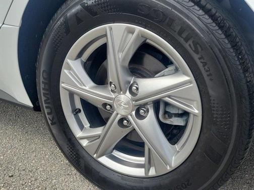 2023 Hyundai SONATA SE