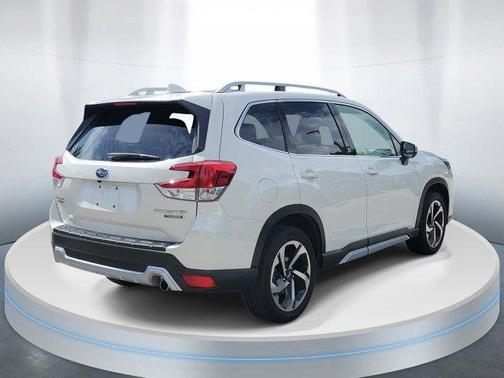 Crystal White Pearl 2023 Subaru Forester 2.5i Touring