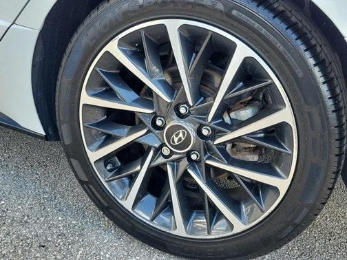 2022 Hyundai SONATA Limited