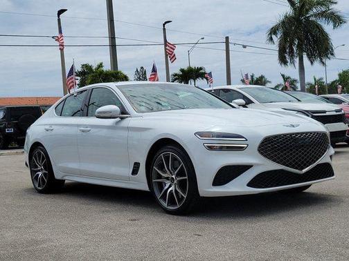Uyuni White 2026 Genesis G70 2.5T Standard RWD