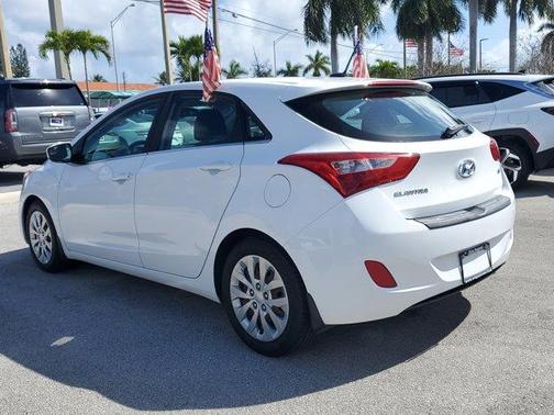 2017 Hyundai Elantra GT Base