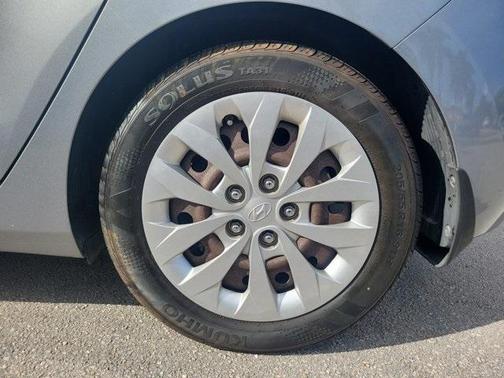 2016 Hyundai Elantra GT Base