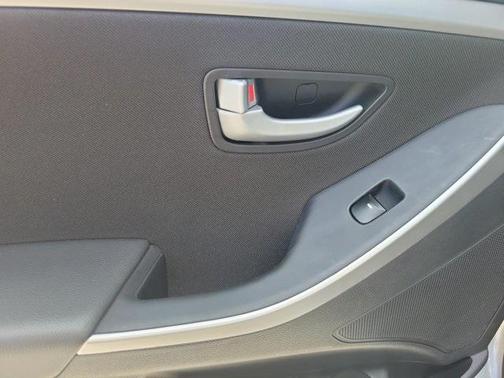 2016 Hyundai Elantra GT Base