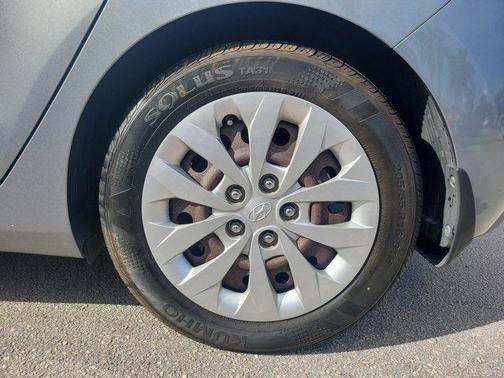 2016 Hyundai Elantra GT Base