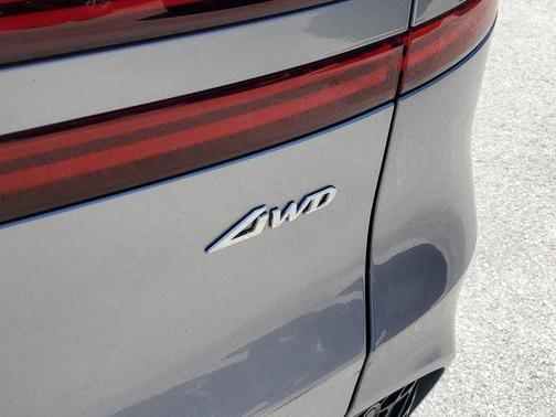 2022 Genesis GV70 2.5T
