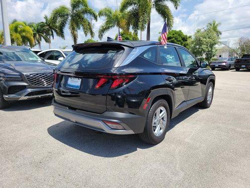 Phantom Black 2026 Hyundai TUCSON SE