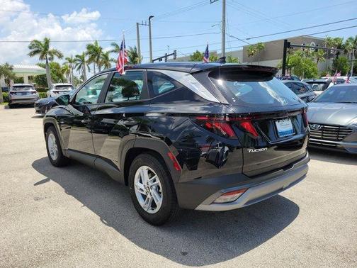 Phantom Black 2026 Hyundai TUCSON SE