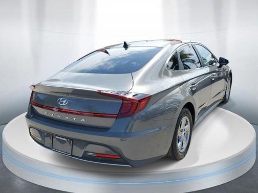 2022 Hyundai SONATA SE