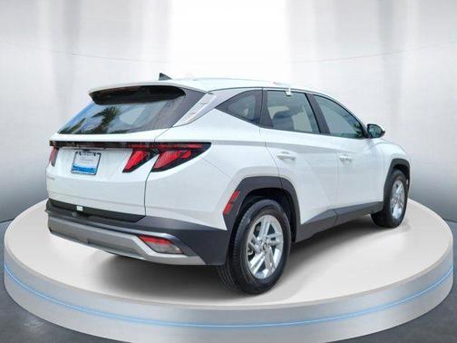 Serenity White Pearl 2026 Hyundai TUCSON SE