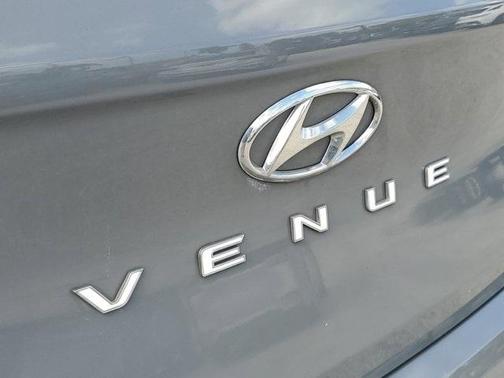 2022 Hyundai VENUE SE