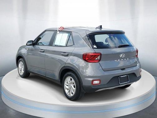 2022 Hyundai VENUE SE