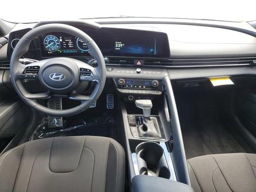 2025 Hyundai ELANTRA HEV SEL Sport