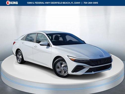 2025 Hyundai ELANTRA SE