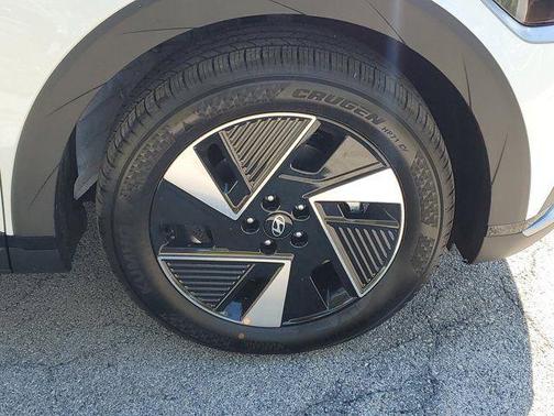 2026 Hyundai IONIQ 5 SE