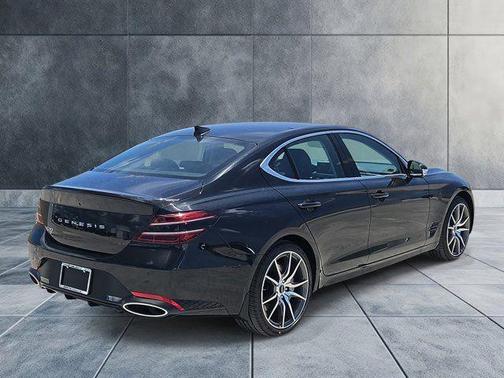 Vik Black 2026 Genesis G70 2.5T Prestige