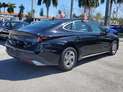 2025 Hyundai SONATA SE