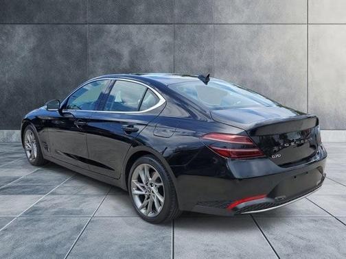 2022 Genesis G70 2.0T