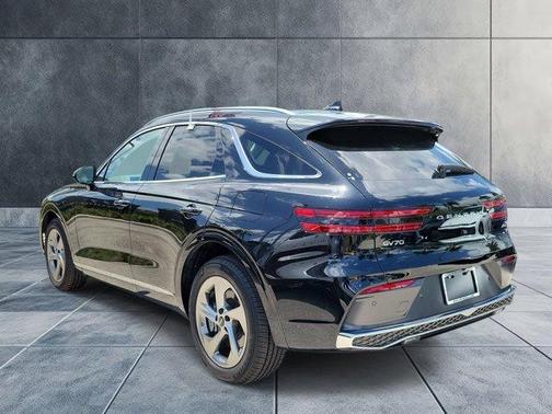 Vik Black 2026 Genesis GV70 2.5T