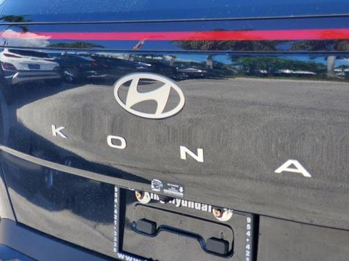 2026 Hyundai KONA SE