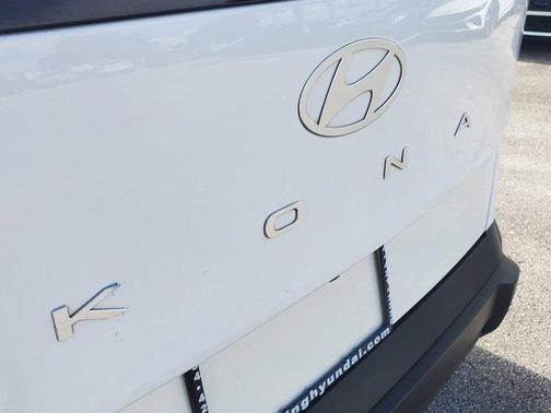 2025 Hyundai KONA SE