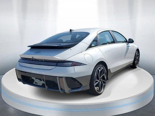 2025 Hyundai IONIQ 6 SEL