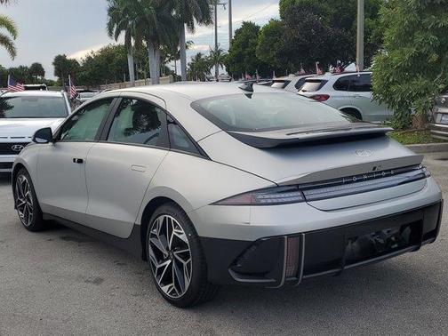 2025 Hyundai IONIQ 6 SEL