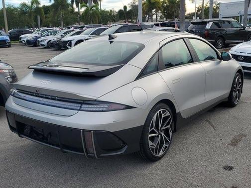 2025 Hyundai IONIQ 6 SEL