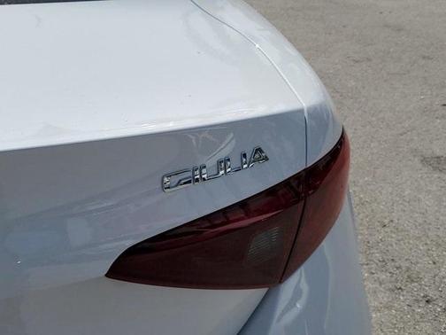 2022 Alfa Romeo Giulia Ti