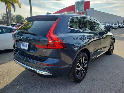2022 Volvo XC60 B5 Inscription