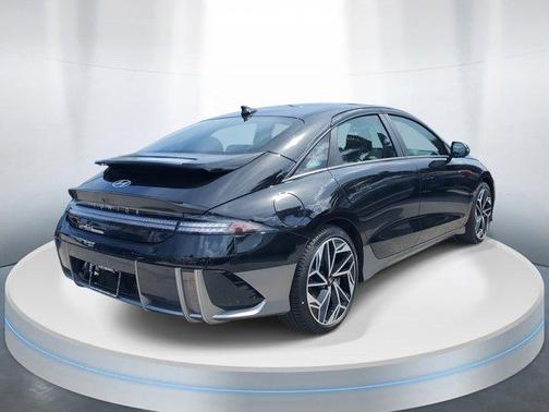 2025 Hyundai IONIQ 6 SEL